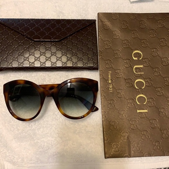 Gucci sunglasses - Picture 1 of 8